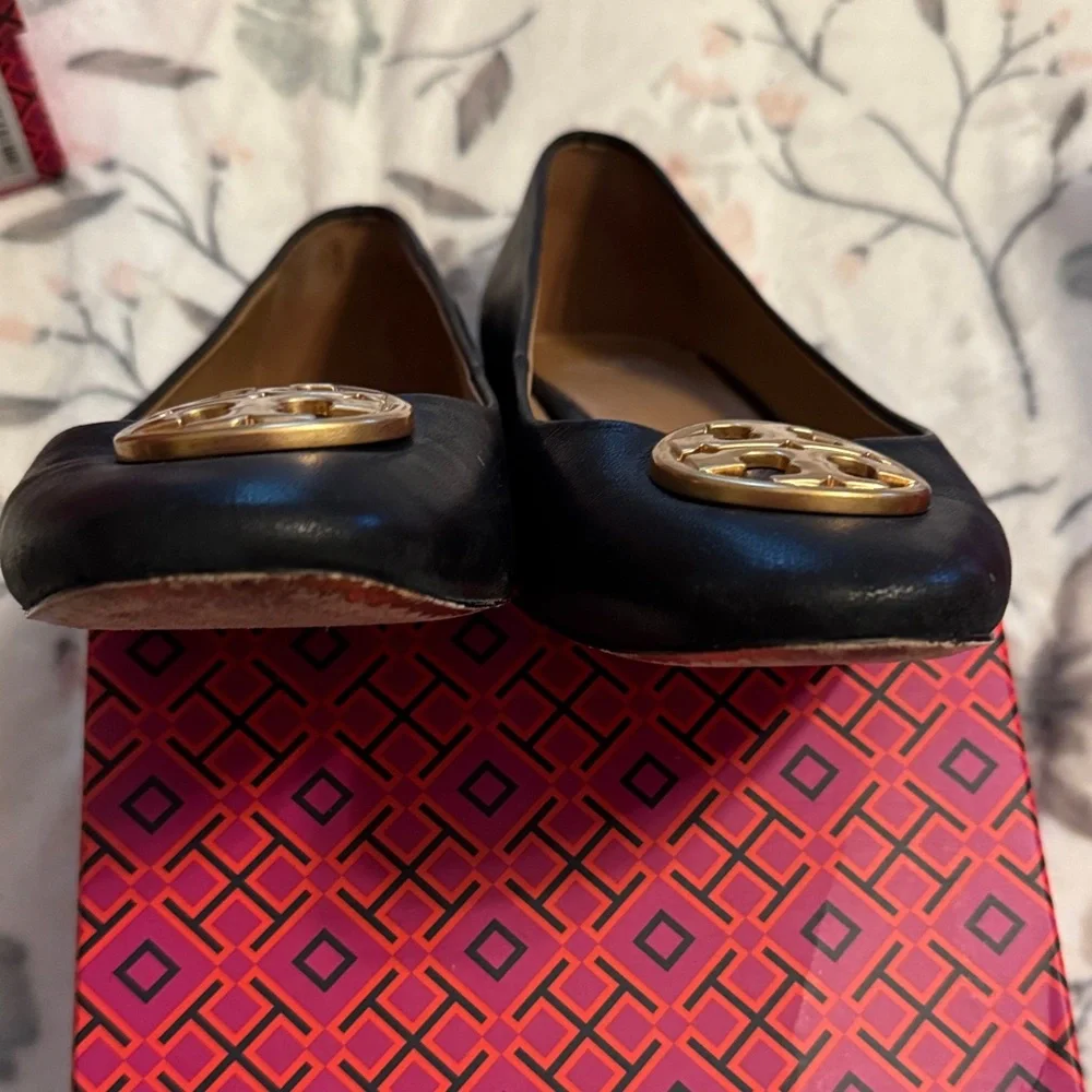 Tory Burch Black Chelsea Ballet Flat-  size 10 - Picture 4 of 6